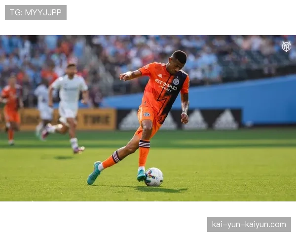 官方确认：深圳新鹏城外援中卫安德拉德膝盖韧带损伤，赛季报销